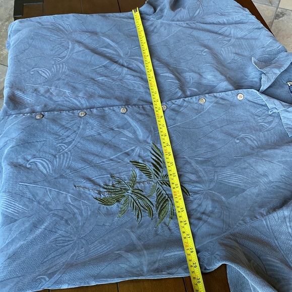 100% Silk Grey-on-Grey TOMMY BAHAMA Hawaiian Style Shirt Size XXL - Picture 6 of 13